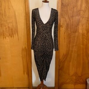 Like new! BB Dakota long sleeve print dress. Only worn once.